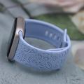 Apple Watch Series 11/10/9/8/SE 3/SE (2022)/7/SE/6/5/4/3/2/1 siliconenband met bloemmotief - 42mm/41mm/40mm/38mm - Paarsblauw