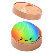 Knuffelbare stressbal in de vorm van een dumpling met stoomkistje - Regenboog