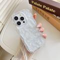 iPhone 15 Pro Vlinder en Parel TPU hoesje - Doorzichtig